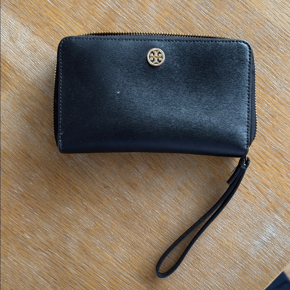Tory Burch Black Leather Wristlet Wallet